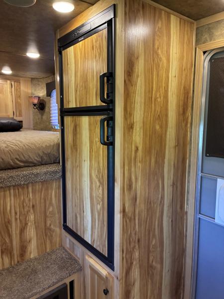 Used 2017 Lakota C311 Horse Trailer