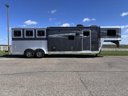 Used 2017 Lakota C311 Horse Trailer