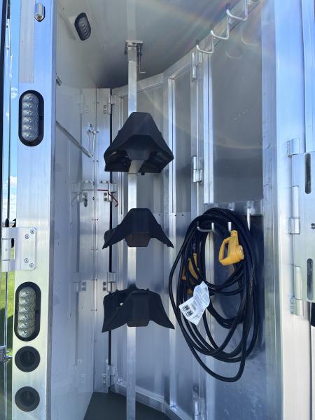 Used 2017 Lakota C311 Horse Trailer