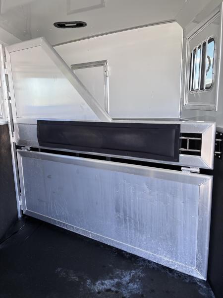 Used 2017 Lakota C311 Horse Trailer