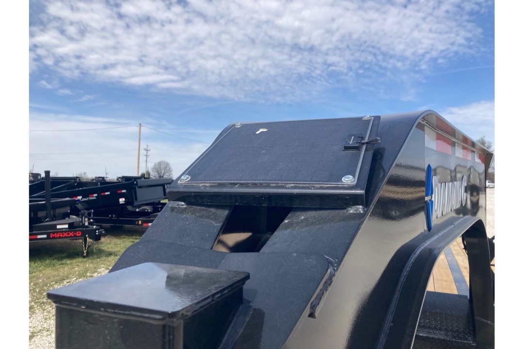 New 2026 Diamond C Trailers 102X32 TANDEM 25K GN HYDROTAIL W/ BLACKWOOD RUNNERS, HYDROJACKS, SOLAR CHARGER & WIRELESS REMOTE