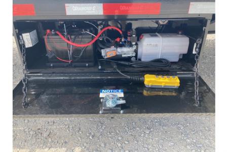 New 2026 Diamond C Trailers 102X32 TANDEM 25K GN HYDROTAIL W/ BLACKWOOD RUNNERS, HYDROJACKS, SOLAR CHARGER & WIRELESS REMOTE