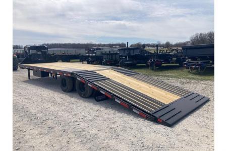 New 2026 Diamond C Trailers 102X32 TANDEM 25K GN HYDROTAIL W/ BLACKWOOD RUNNERS, HYDROJACKS, SOLAR CHARGER & WIRELESS REMOTE