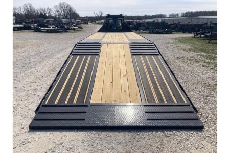 New 2026 Diamond C Trailers 102X32 TANDEM 25K GN HYDROTAIL W/ BLACKWOOD RUNNERS, HYDROJACKS, SOLAR CHARGER & WIRELESS REMOTE