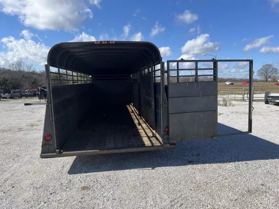 Used 2007 Calico Trailers 6'8x24 Gooseneck Livestock w/ Rear Slider 14ply Tires