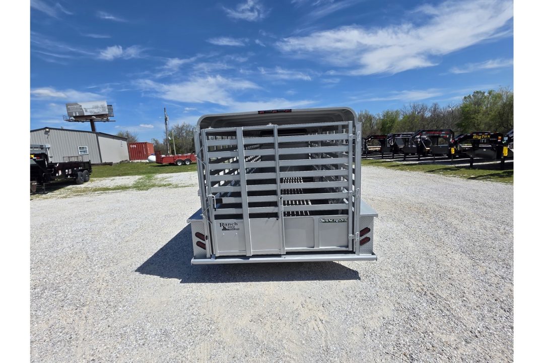 New 2026 Calico Trailers 6'8X24 TANDEM GN RANCH KING LIVESTOCK W/ BRUSH FENDERS/ 2 CUT GATES/