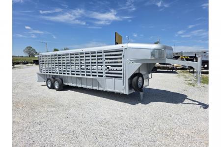 New 2026 Calico Trailers 6'8X24 TANDEM GN RANCH KING LIVESTOCK W/ BRUSH FENDERS/ 2 CUT GATES/
