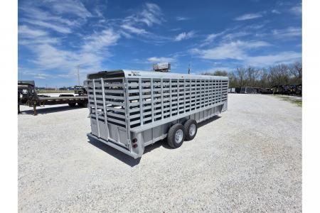 New 2026 Calico Trailers 6'8X24 TANDEM GN RANCH KING LIVESTOCK W/ BRUSH FENDERS/ 2 CUT GATES/