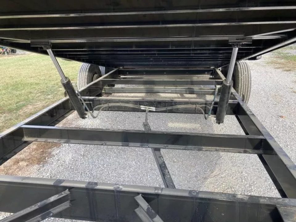 New 2026 MAXX-D 102X24 TANDEM 17.5K FULL TILT W/ HYDROJACK, WINCH PLATE, DRIVE OVER FENDERS & WIRELESS REMOTE