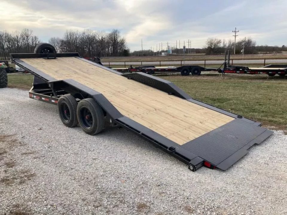 New 2026 MAXX-D 102X24 TANDEM 17.5K FULL TILT W/ HYDROJACK, WINCH PLATE, DRIVE OVER FENDERS & WIRELESS REMOTE