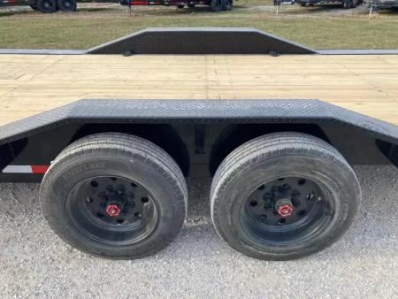 New 2026 MAXX-D 102X24 TANDEM 17.5K FULL TILT W/ HYDROJACK, WINCH PLATE, DRIVE OVER FENDERS & WIRELESS REMOTE