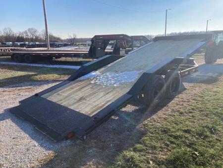 New 2026 MAXX-D 102X22 TANDEM 17.5K FULL TILT W/ HYDROJACKS, DRIVE OVER FENDERS, WINCH PLATE & WIRELESS REMOTE
