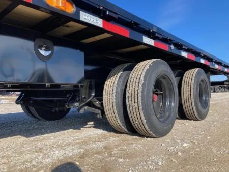 New 2026 MAXX-D 102X40 TANDEM 25.9K GN FULL TILT W/ HYDROJACKS, WIRELESS REMOTE & DISC BRAKES