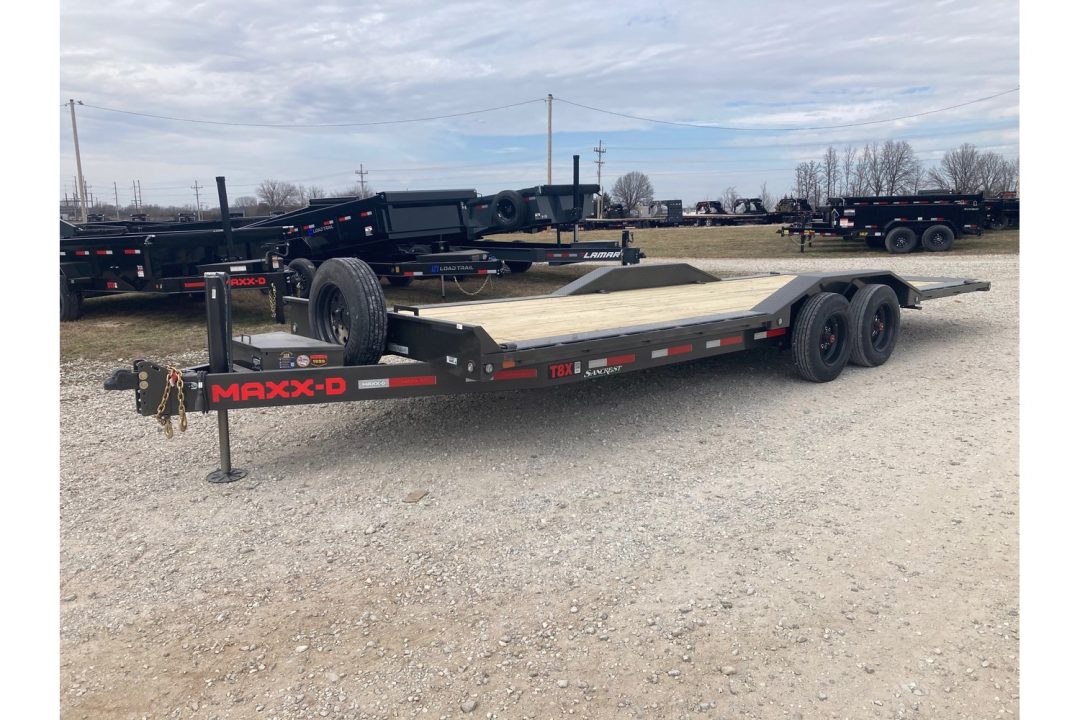 New 2026 MAXX-D 2026 MAXXD 102X24 TANDEM 17.5K TILT W/ HYDROJACKS, DRIVE OVER FENDERS & WIRELESS REMOTE