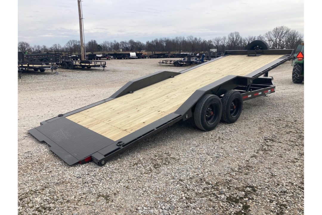 New 2026 MAXX-D 2026 MAXXD 102X24 TANDEM 17.5K TILT W/ HYDROJACKS, DRIVE OVER FENDERS & WIRELESS REMOTE