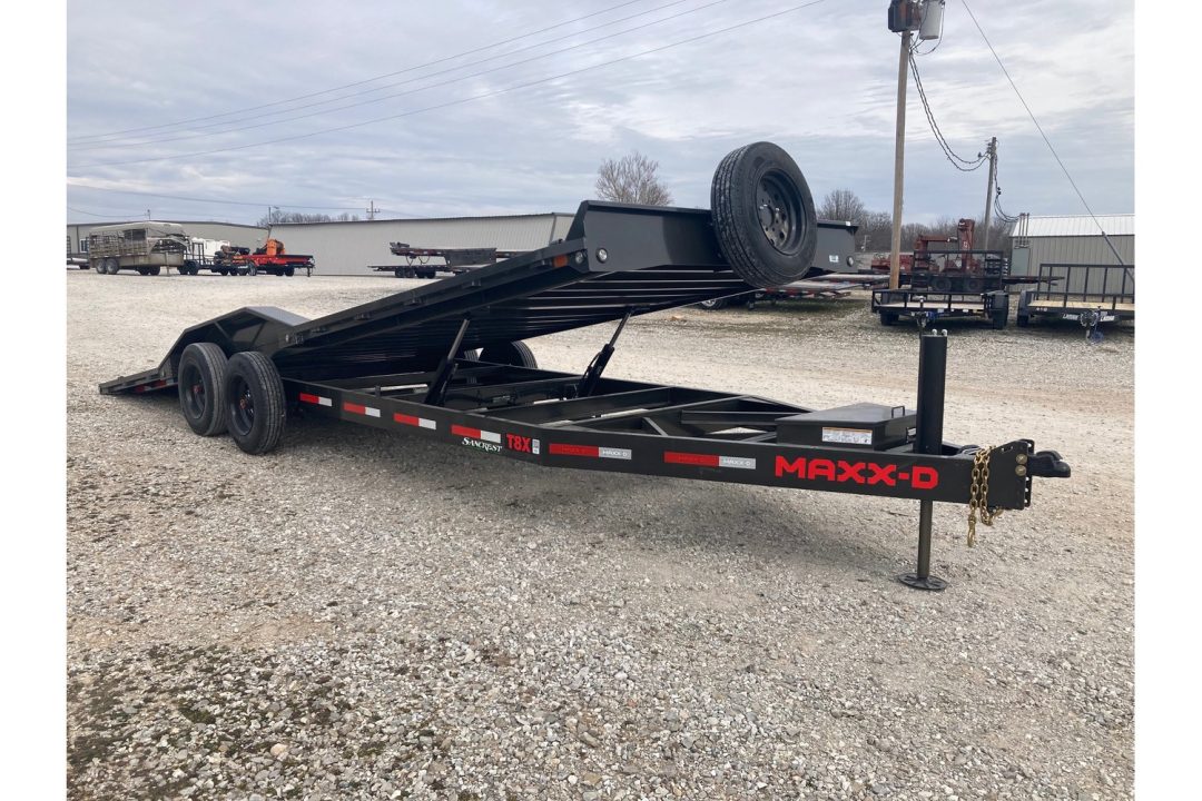 New 2026 MAXX-D 2026 MAXXD 102X24 TANDEM 17.5K TILT W/ HYDROJACKS, DRIVE OVER FENDERS & WIRELESS REMOTE