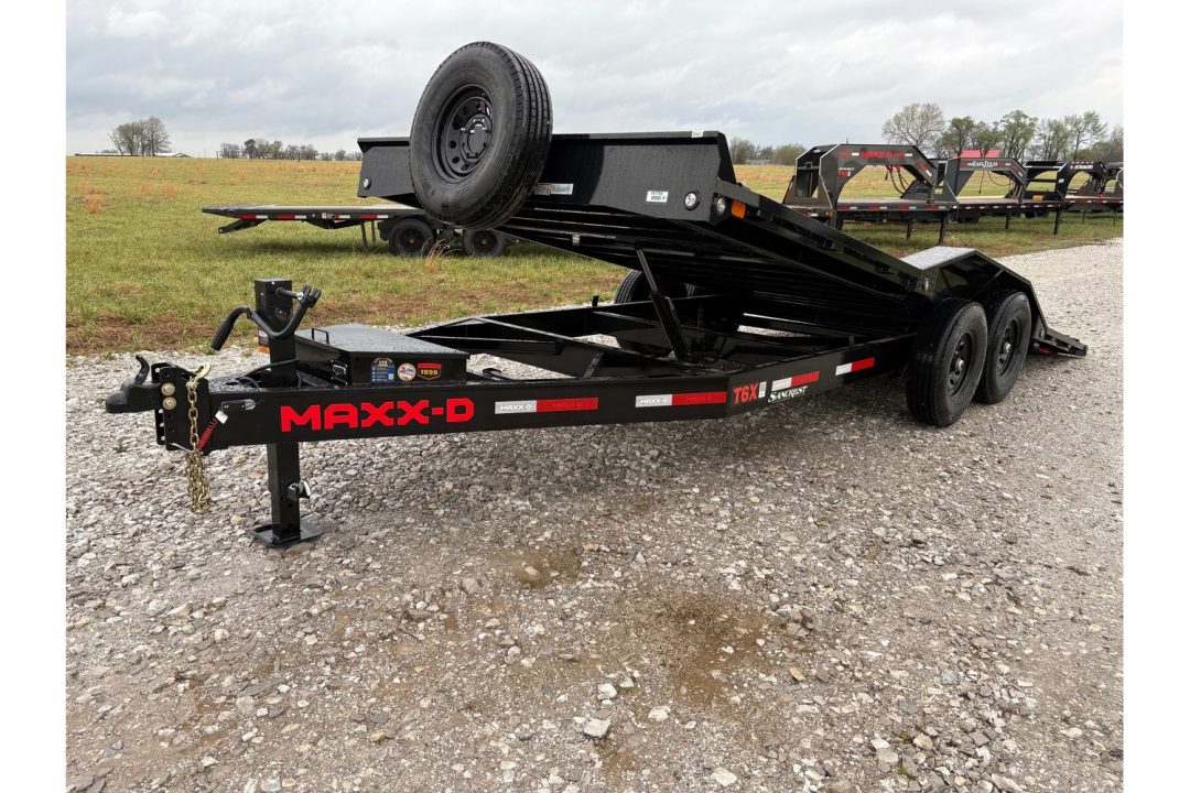 New 2026 MAXX-D 102x20 Tandem 14K Tilt W/ Drive Over Fenders