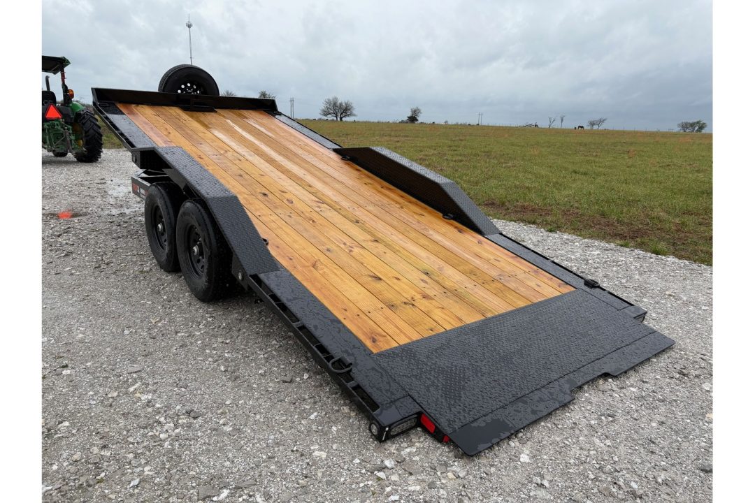 New 2026 MAXX-D 102x20 Tandem 14K Tilt W/ Drive Over Fenders