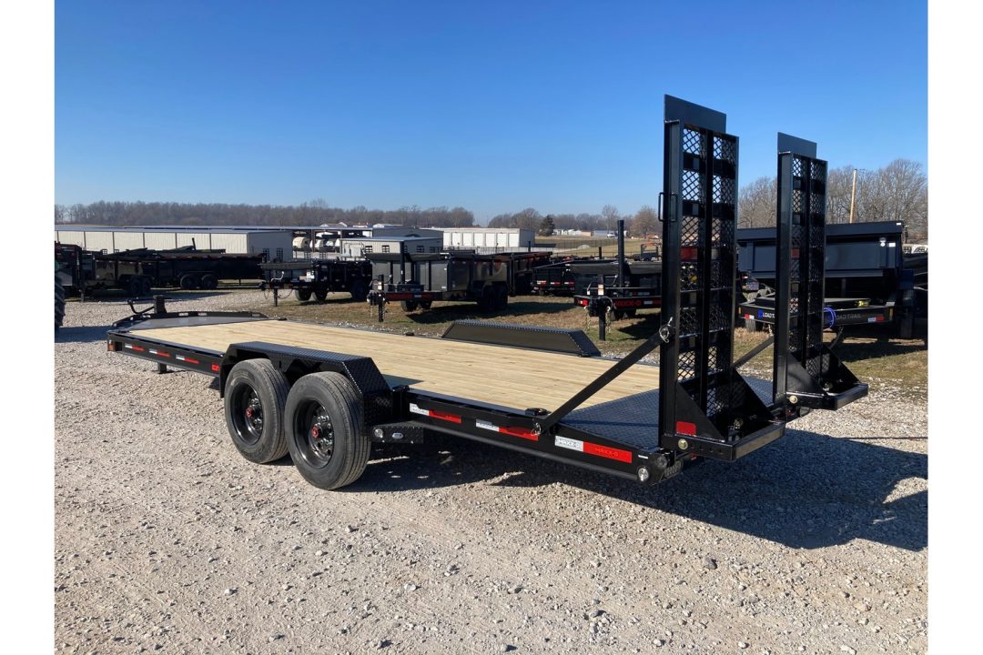 New 2026 MAXX-D 83X22 TANDEM 17.5K EQUIPMENT W 2' DOVE, STAND UP RAMPS & LARGE TOOL BOX