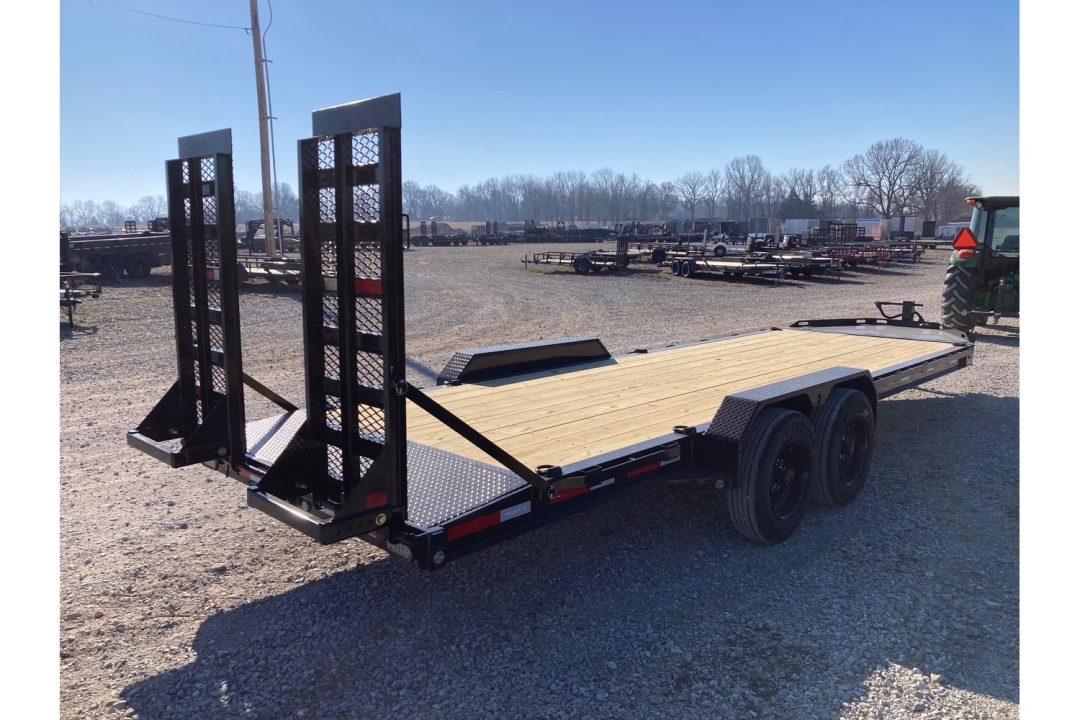 New 2026 MAXX-D 83X22 TANDEM 17.5K EQUIPMENT W 2' DOVE, STAND UP RAMPS & LARGE TOOL BOX