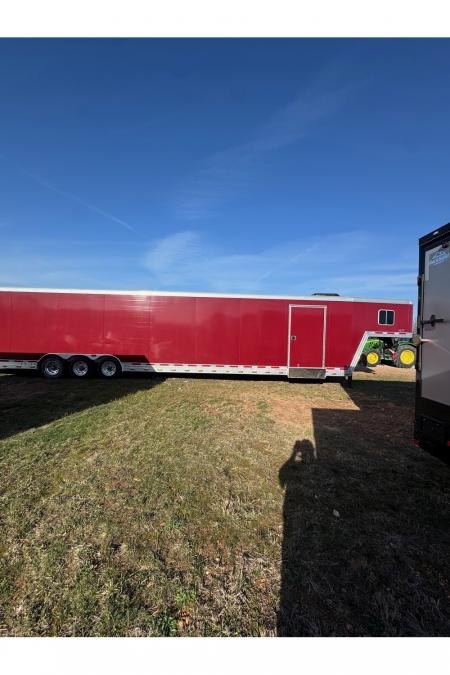 Used 2014 Featherlite Trailers 2014 FEATHERLITE 102X40 GOOSENECK TOY HAULER 8FT TALL