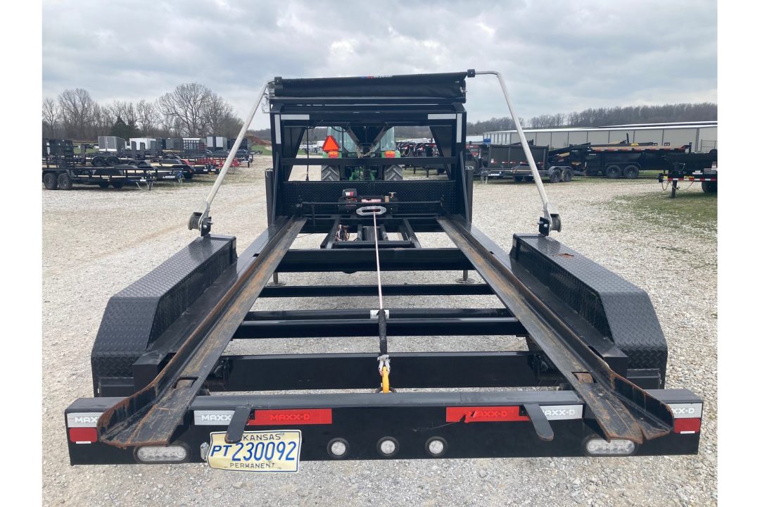 Used 2024 MAXX-D MAXX-D 83X14 TANDEM 18K GN ROLL OFF W/ HYDROJACKS, 22K WINCH, POWER TRAP & WIRELESS REMOTE