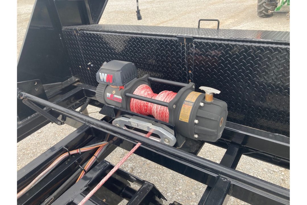 Used 2024 MAXX-D MAXX-D 83X14 TANDEM 18K GN ROLL OFF W/ HYDROJACKS, 22K WINCH, POWER TRAP & WIRELESS REMOTE