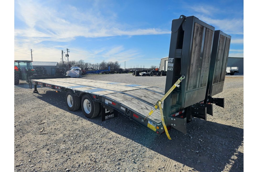 New 2026 Behnke 102X31 TANDEM 45K PINTLE W/22.5K AXLES AIR BRAKES & HYDRAULIC BI-FOLD RAMPS