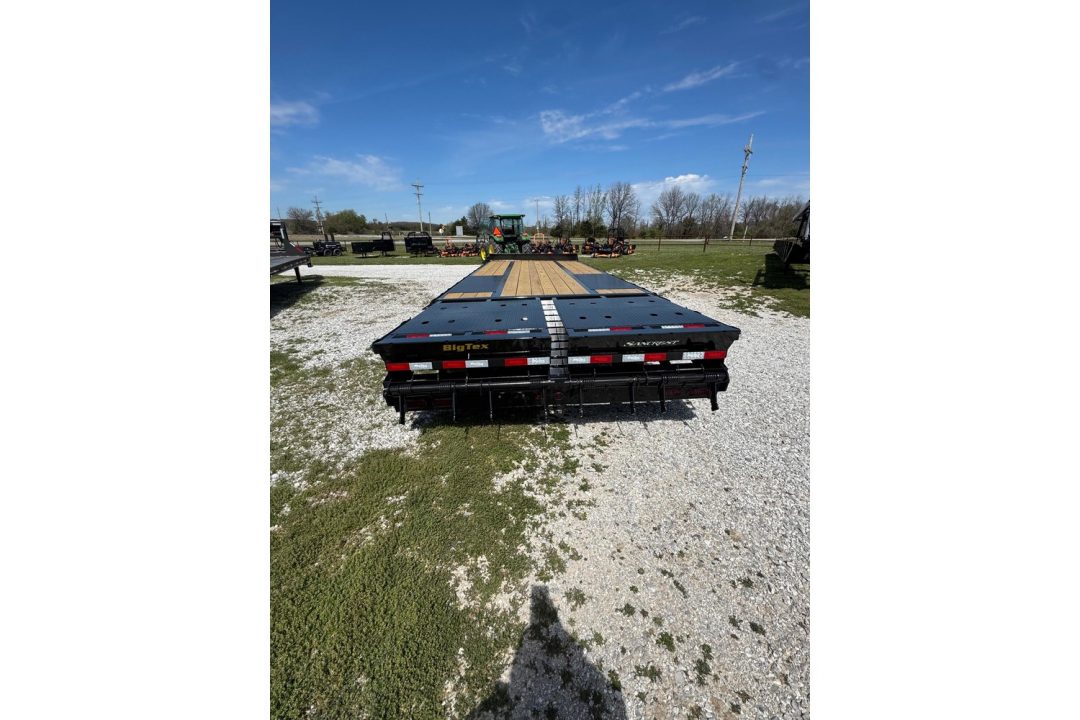 New 2025 Big Tex Trailers 102X25 TANDEM 23.9K DECKOVER PINTLE W/ MAX RAMPS