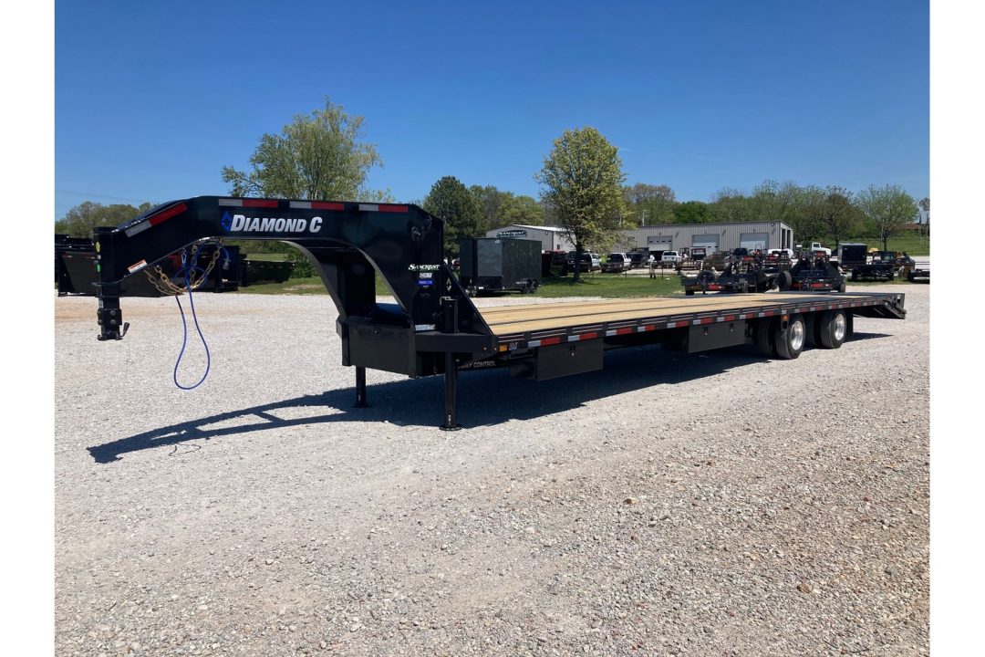 New 2026 Diamond C Trailers 102x40 TANDEM 40K GN W/ HYDROJACKS, MAX RAMPS, AIR RIDE & FRONT LIFT AXLE
