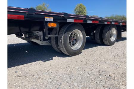 New 2026 Diamond C Trailers 102x40 TANDEM 40K GN W/ HYDROJACKS, MAX RAMPS, AIR RIDE & FRONT LIFT AXLE