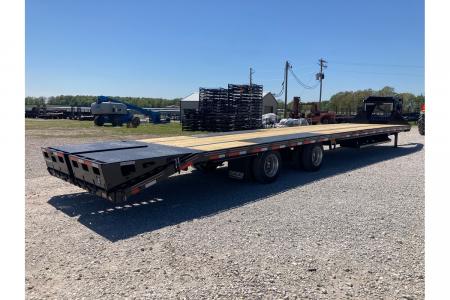 New 2026 Diamond C Trailers 102x40 TANDEM 40K GN W/ HYDROJACKS, MAX RAMPS, AIR RIDE & FRONT LIFT AXLE