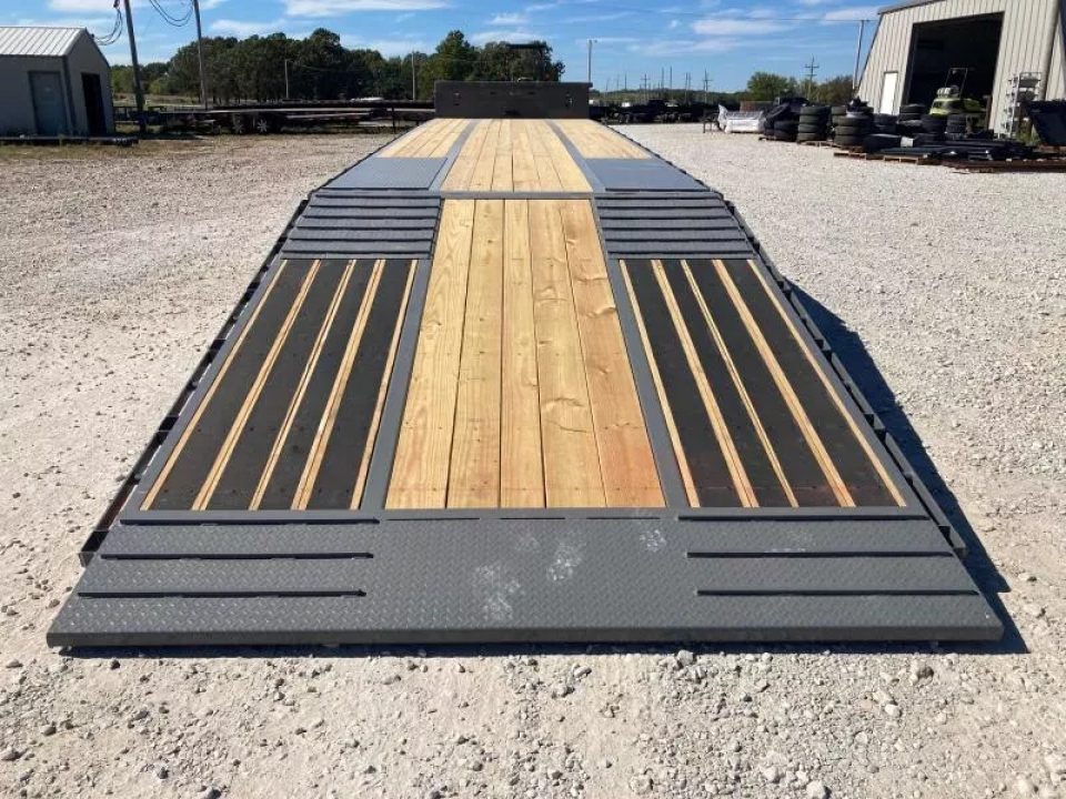 New 2026 Diamond C Trailers 102X53 TANDEM 40K STEP DECK W/ HYDROTAIL, HYDROJACKS, AIR RIDE, FRONT LIFT AXLE & ALUMINUM OUTTERS