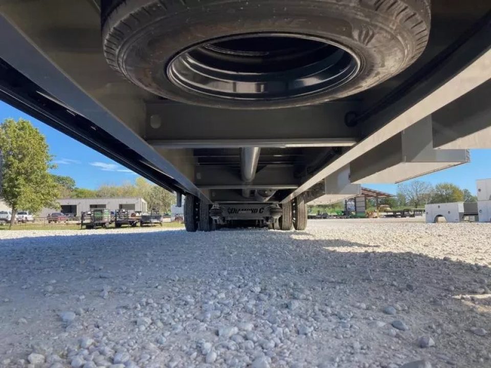 New 2026 Diamond C Trailers 102X53 TANDEM 40K STEP DECK W/ HYDROTAIL, HYDROJACKS, AIR RIDE, FRONT LIFT AXLE & ALUMINUM OUTTERS