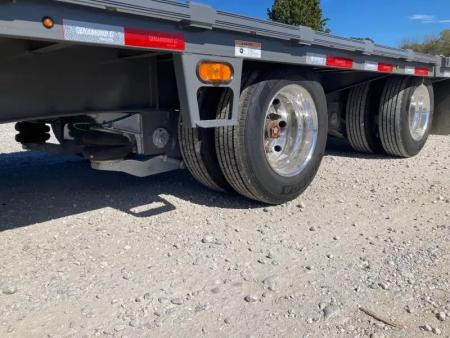 New 2026 Diamond C Trailers 102X53 TANDEM 40K STEP DECK W/ HYDROTAIL, HYDROJACKS, AIR RIDE, FRONT LIFT AXLE & ALUMINUM OUTTERS