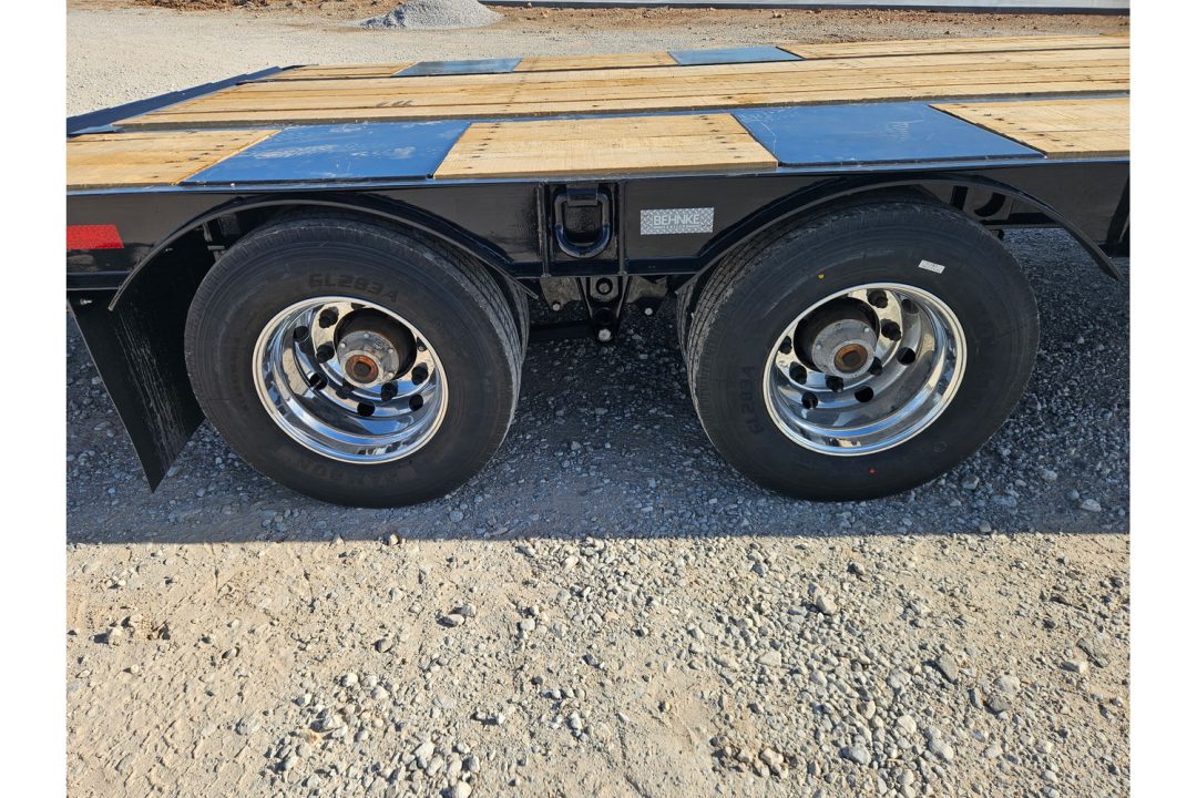 New 2026 Behnke 102X31(25+6) TANDEM 45K PINTLE W/22.5K AIR BRAKE AXLES & AIR ASSIST RAMPS