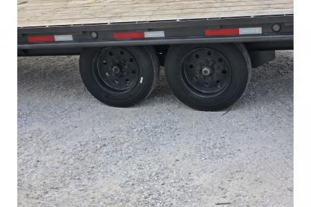 Used 2025 MAXX-D 102x40 Tandem 12K GN Straight Deck w/ Slide In Ramps