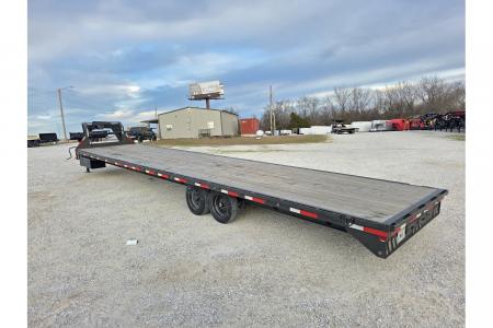 Used 2025 MAXX-D 102x40 Tandem 12K GN Straight Deck w/ Slide In Ramps