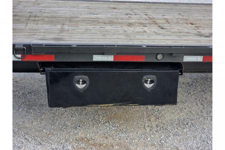 Used 2025 MAXX-D 102x40 Tandem 12K GN Straight Deck w/ Slide In Ramps