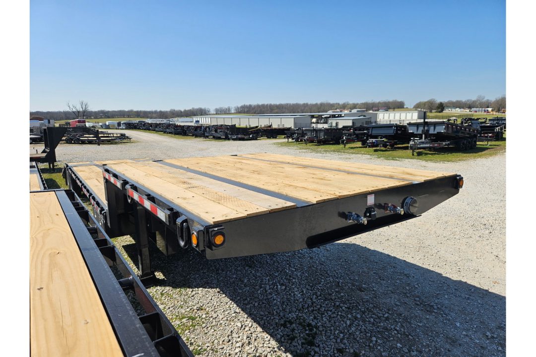 New 2026 Behnke 102X46(36+10) TANDEM 60K STEP DECK W/12FT HYDROTAIL & AIR BRAKES