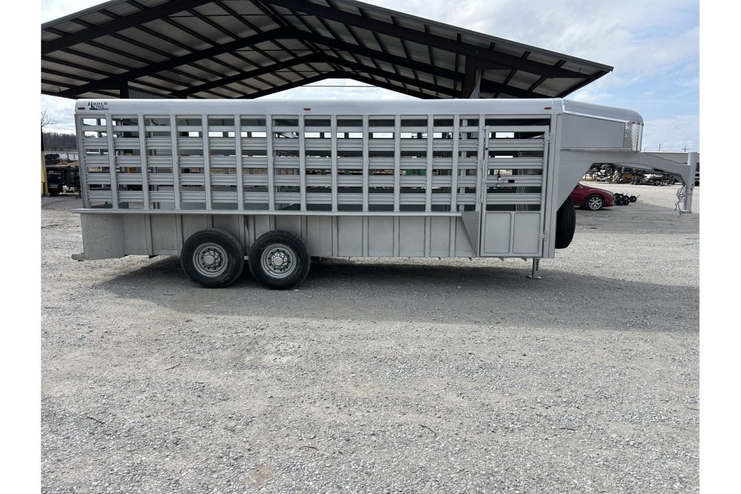 New 2026 Calico Trailers BRUSH FENDER GN 6'8X20X6'6" METAL TOP 4' NOSE 2- CUT GATES