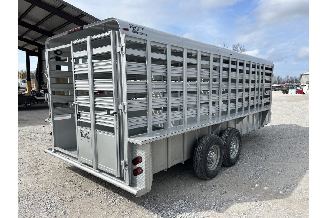 New 2026 Calico Trailers BRUSH FENDER GN 6'8X20X6'6" METAL TOP 4' NOSE 2- CUT GATES