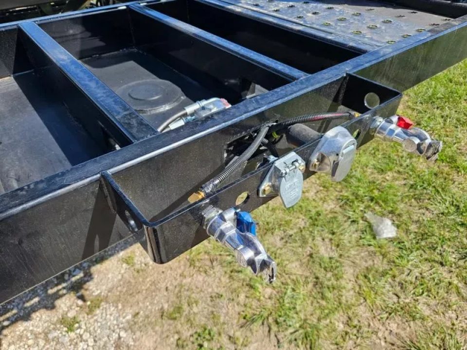 New 2025 Sun Country 102X53 4 CAR SINGLE AIR RIDE AIR BRAKE CAR HAULER W/10GA FLOOR WIDE REAR RAMP & ZINC PRIMER