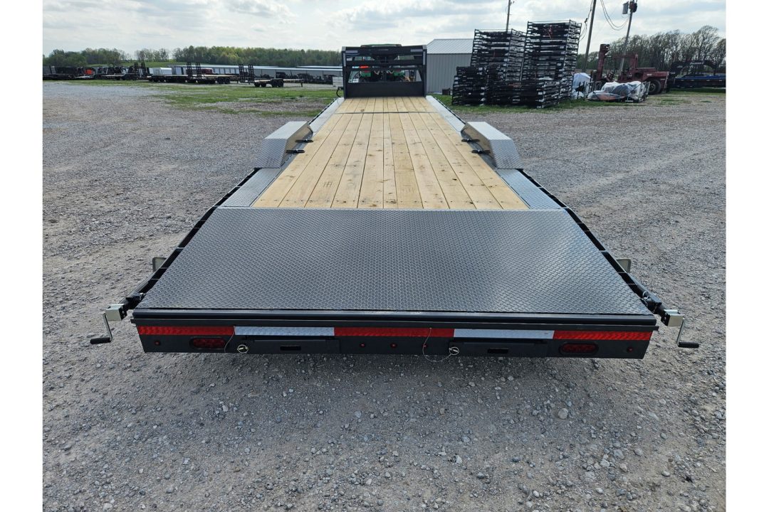 New 2026 Lamar 102X36 TANDEM 14K GOOSENECK LO-BOY CAR HAULER W/7K AXLES 4' STEEL DOVE 17.5"/16PLY & SLIDEOUT RAMPS