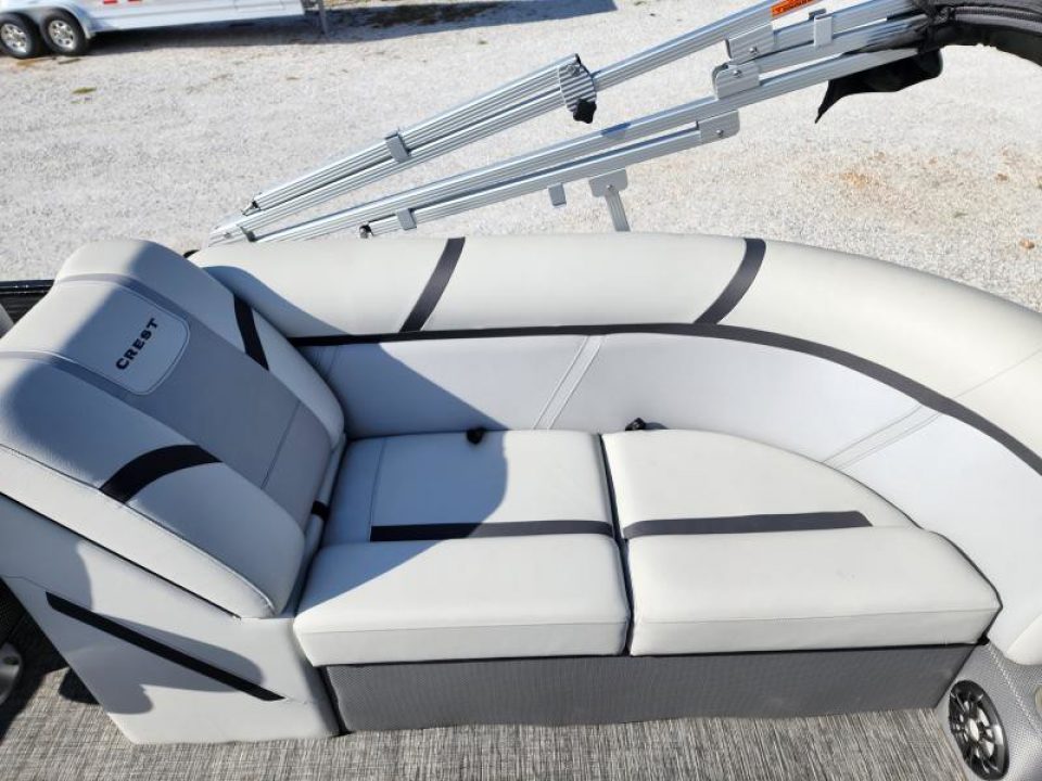 Used 2023 Crest CLASSIC LX 240 SLC TRITOON (200 HP MERCURY) (48 HOURS)'''' MY LOST YOUR GAIN''''CALL PAT 417-366-441