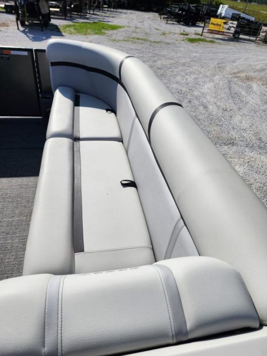 Used 2023 Crest CLASSIC LX 240 SLC TRITOON (200 HP MERCURY) (48 HOURS)'''' MY LOST YOUR GAIN''''CALL PAT 417-366-441