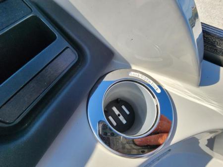 Used 2023 Crest CLASSIC LX 240 SLC TRITOON (200 HP MERCURY) (48 HOURS)'''' MY LOST YOUR GAIN''''CALL PAT 417-366-441