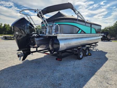 Used 2023 Crest CLASSIC LX 240 SLC TRITOON (200 HP MERCURY) (48 HOURS)'''' MY LOST YOUR GAIN''''CALL PAT 417-366-441