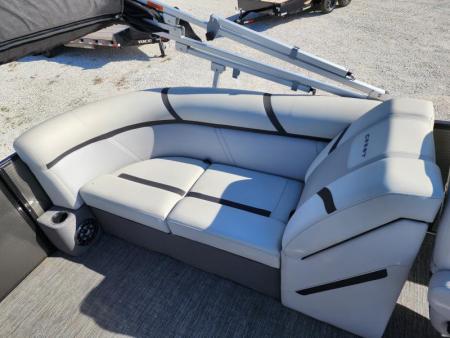 Used 2023 Crest CLASSIC LX 240 SLC TRITOON (200 HP MERCURY) (48 HOURS)'''' MY LOST YOUR GAIN''''CALL PAT 417-366-441