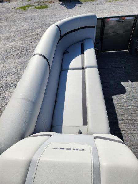 Used 2023 Crest CLASSIC LX 240 SLC TRITOON (200 HP MERCURY) (48 HOURS)'''' MY LOST YOUR GAIN''''CALL PAT 417-366-441